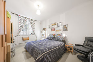 Bedroom- click for photo gallery